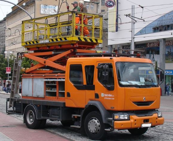 INGTOP METAL, s.r.o. dodal pro firmu ELEKTROLINE a.s. Praha montážní jámu JSR60-12,5m